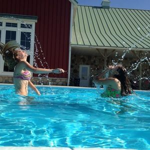 Meet your Posher, Brenna